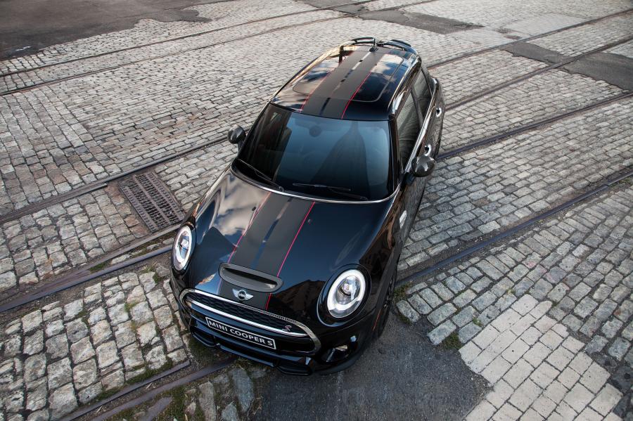  Mini Cooper S 5-Door Carbon Edition 2016 года  (фото 2 из 7)